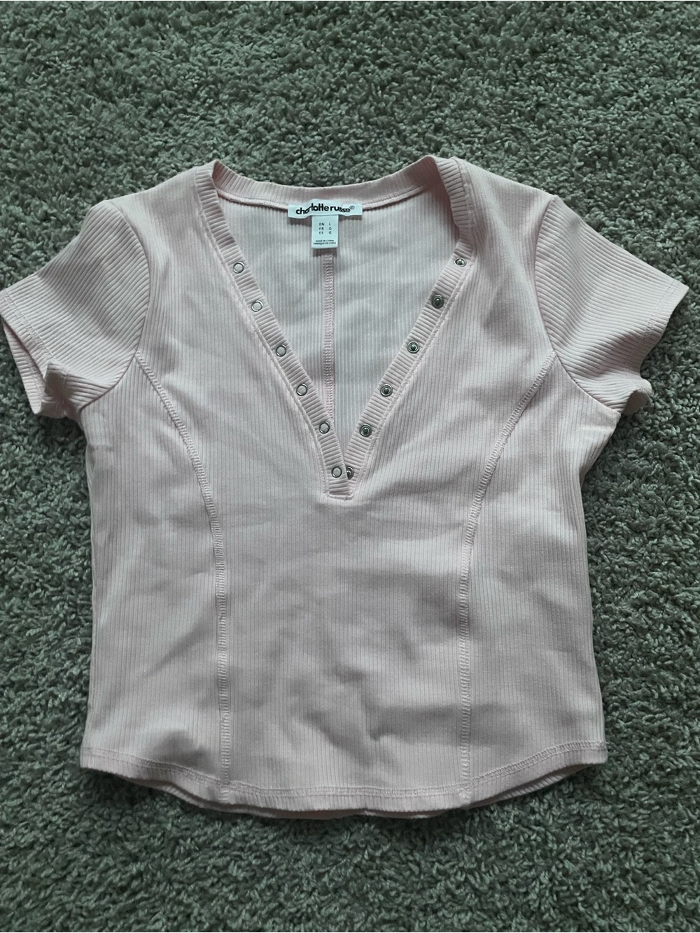 Chelsea & Violet Light Pink Ribbed V-Neck Snap-Front Short Sleeve Top